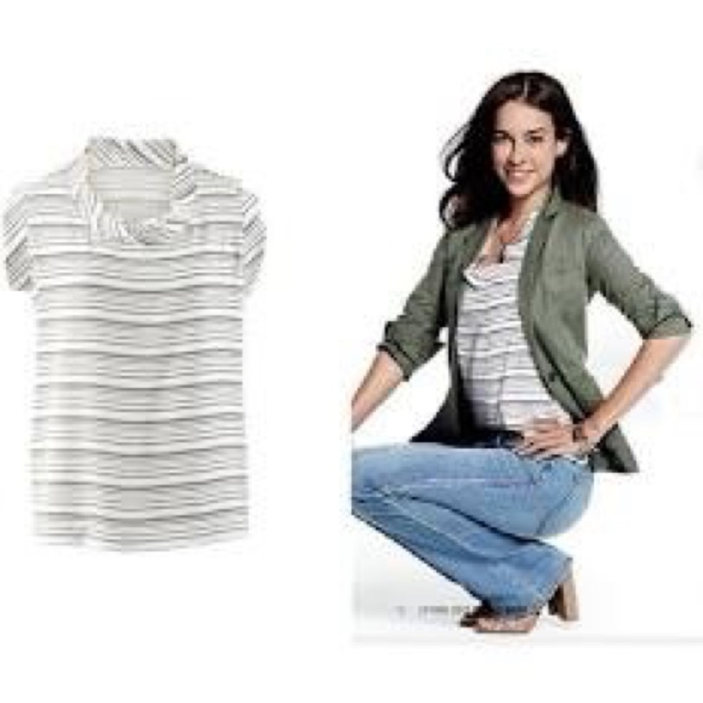 Black and white short sleeve blouse